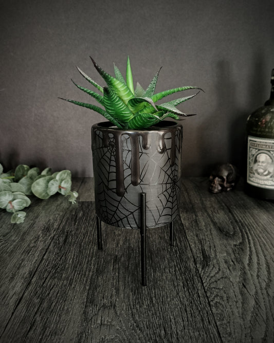 Matte Black Web small indoor planter with stand